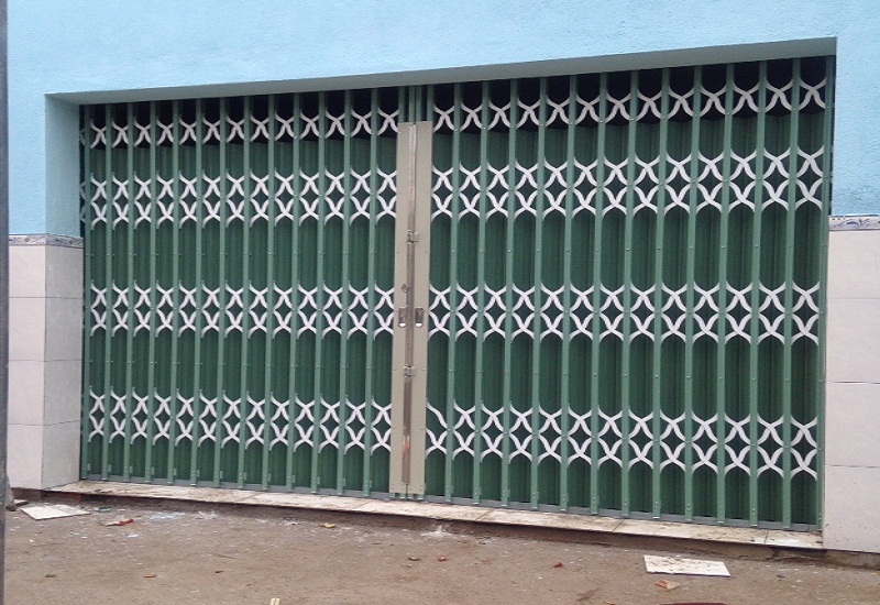 cửa kéo có lá u dầy 6 dem nhíp đặc loại tốt, bao lắp đặt giá: 480.000đ/1m2